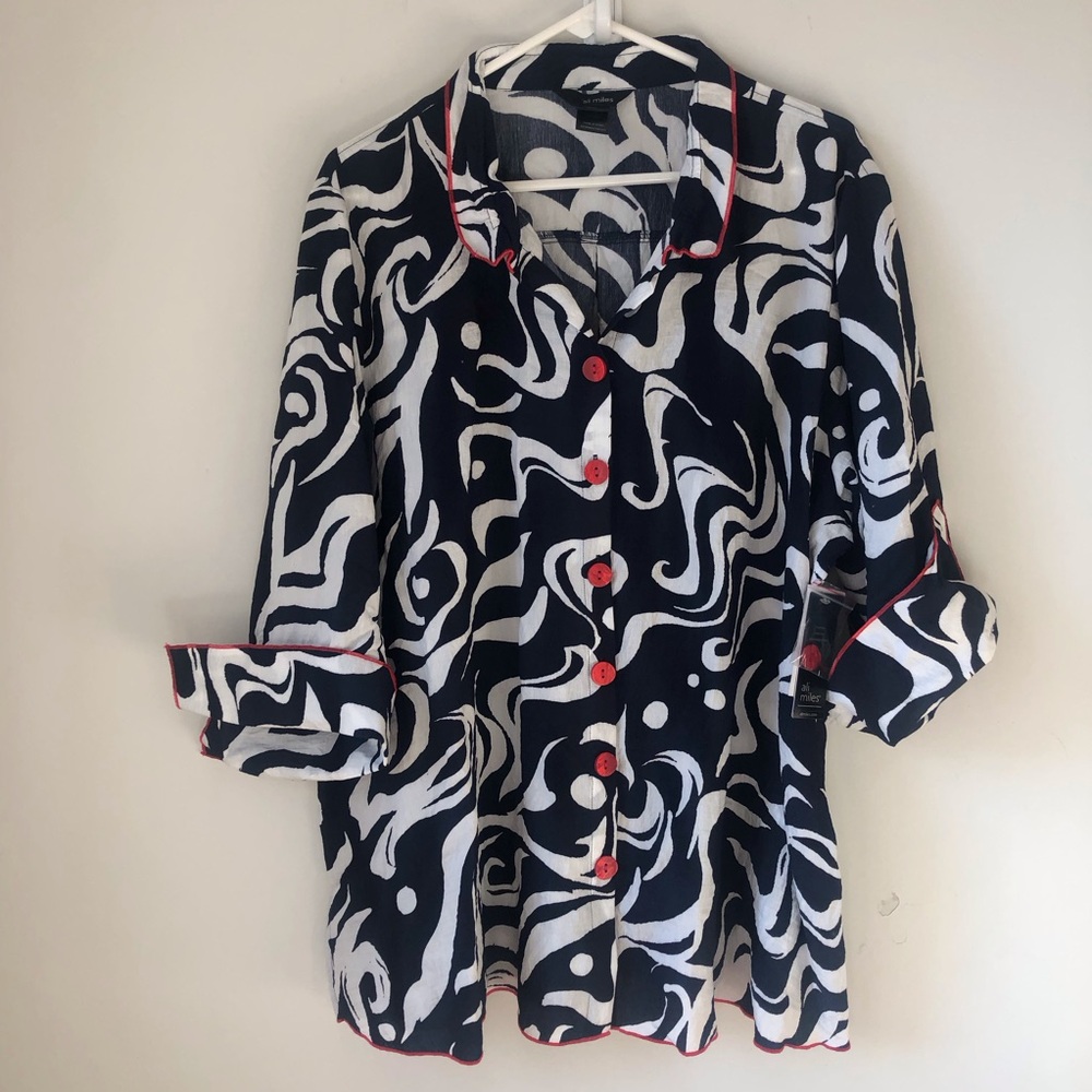 Ali Miles artsy button up top blue white print red trim collared side slit 2X